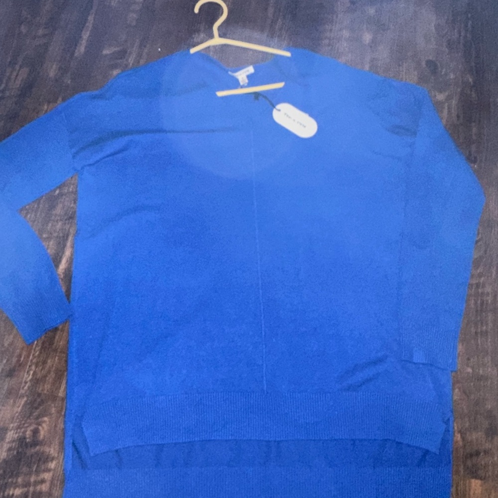Tea n Rose Vibrant Blue Knit Top